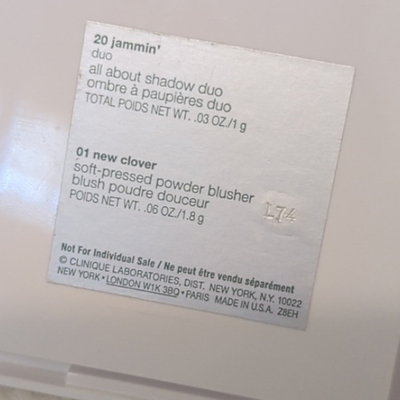 Brand New Clinique eyeshadow & blush combo - Picture 3 of 3